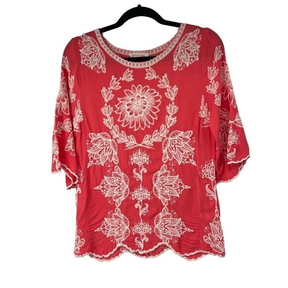 Solitaire Tops - Solitaire Red White Heavily Embroidered Floral Short Sleeve Top Sz S Women’s